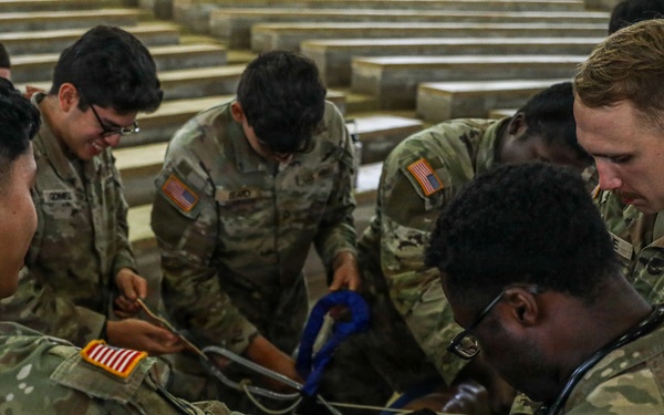 Senior medical leaders observe jungle medicine training during distinguished visitor day