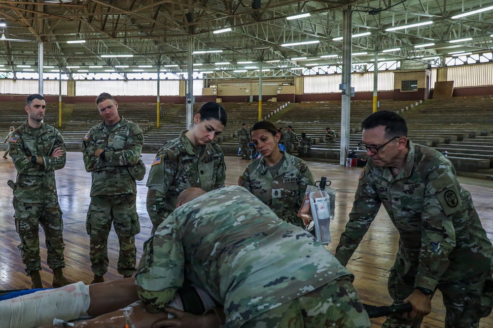 Senior medical leaders observe jungle medicine training during distinguished visitor day