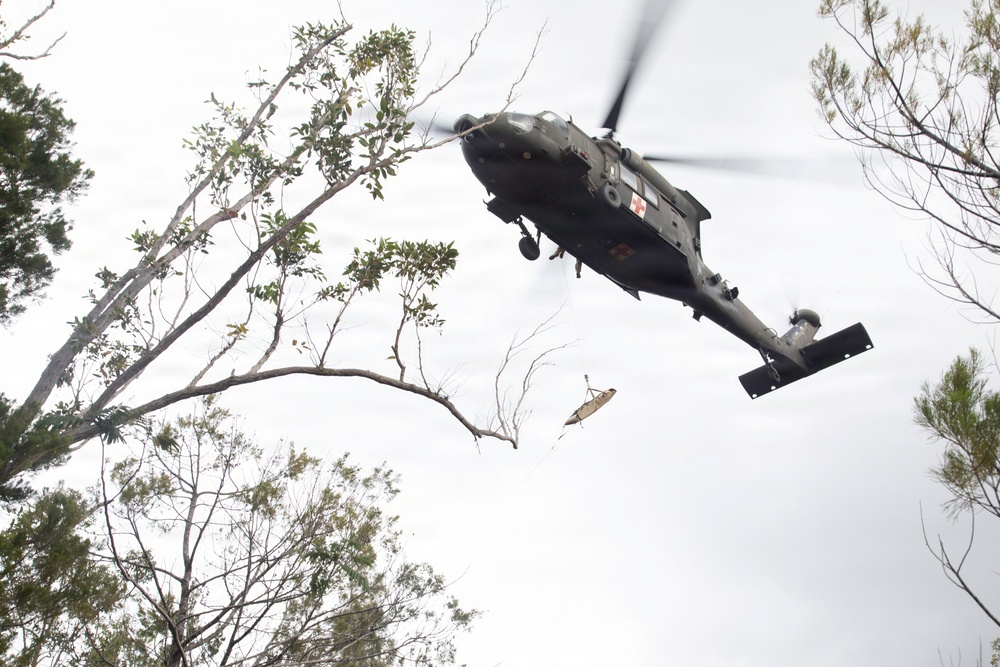Senior U.S. Army leaders tour the Jungle Medicine Course