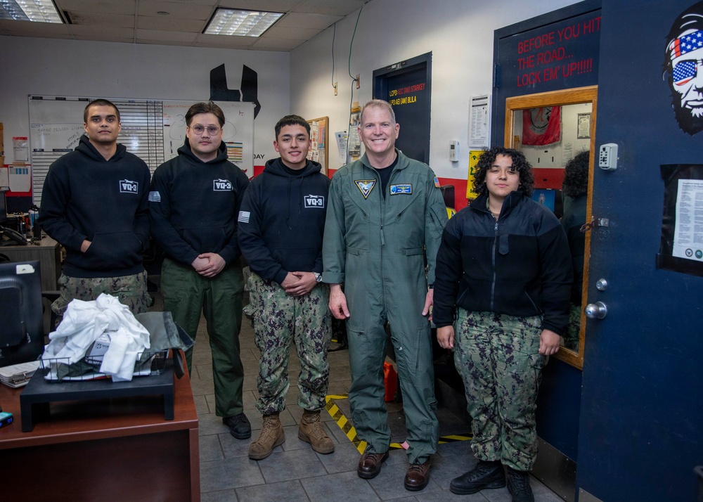 Rear Adm. Brophy Visits Strategic Communications Wing 1