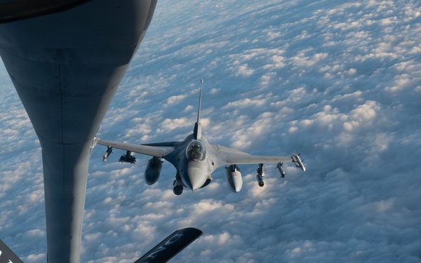 74th EARS conducts aerial refueling mission within CENTCOM AOR&amp;#xA;