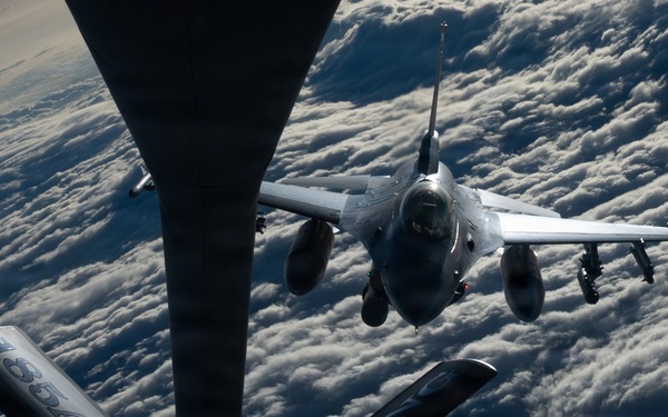 74th EARS conducts aerial refueling mission within CENTCOM AOR