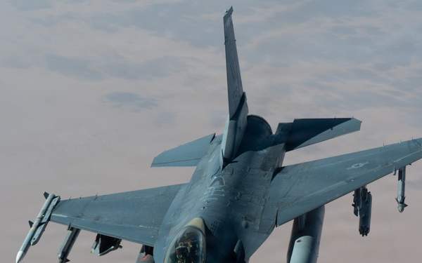 74th EARS conducts aerial refueling mission within CENTCOM AOR&amp;#xA;