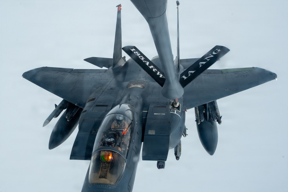 74th EARS conducts aerial refueling mission within CENTCOM AOR&amp;#xA;