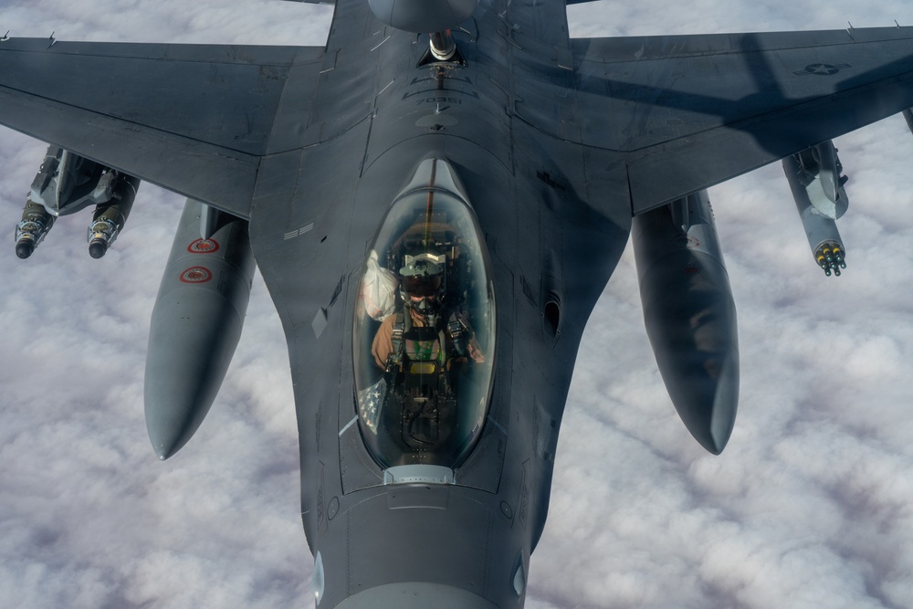 74th EARS conducts aerial refueling mission within CENTCOM AOR&amp;#xA;