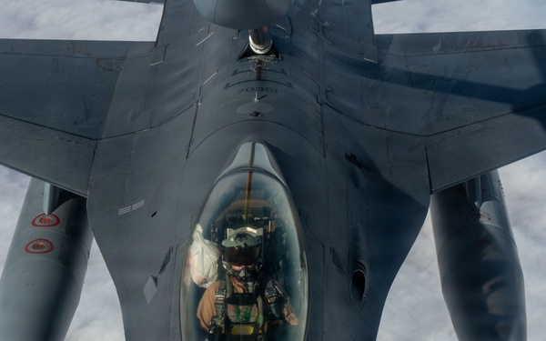 74th EARS conducts aerial refueling mission within CENTCOM AOR&amp;#xA;