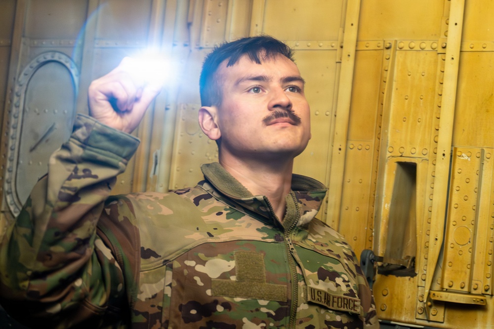 74 EARS conducts air refueling mission within CENTCOM