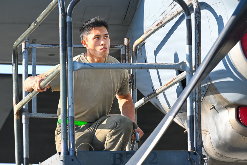 61st AMXS Engine Maintenance