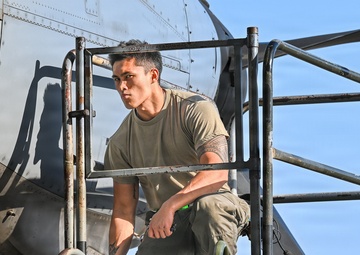 61st AMXS Engine Maintenance