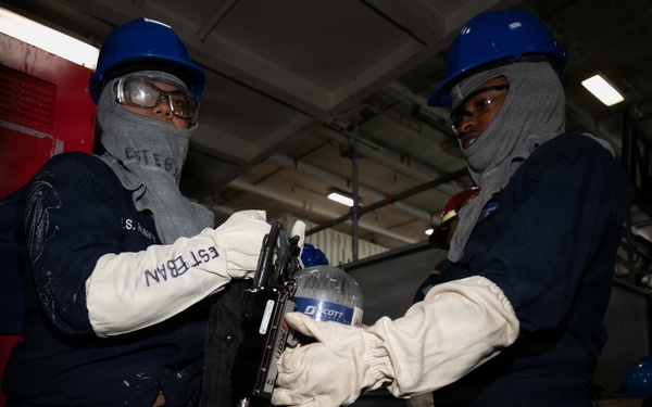 Ike Conducts Planned Incremental Availability maintenance period