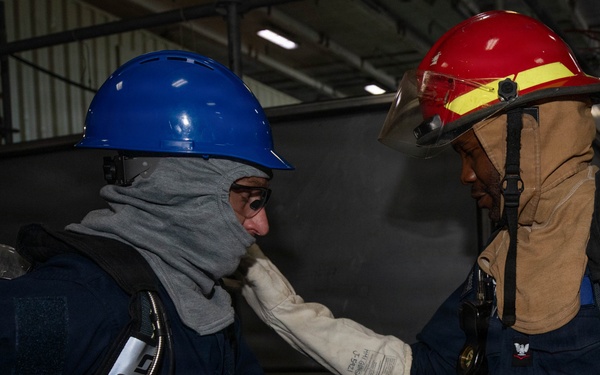 Ike Conducts Planned Incremental Availability maintenance period