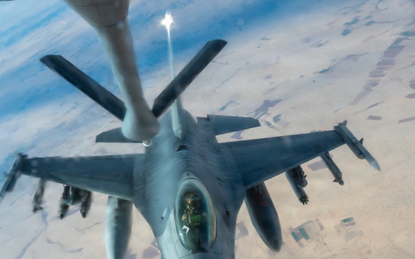 74th EARS conducts an air refueling mission within CENTCOM AOR