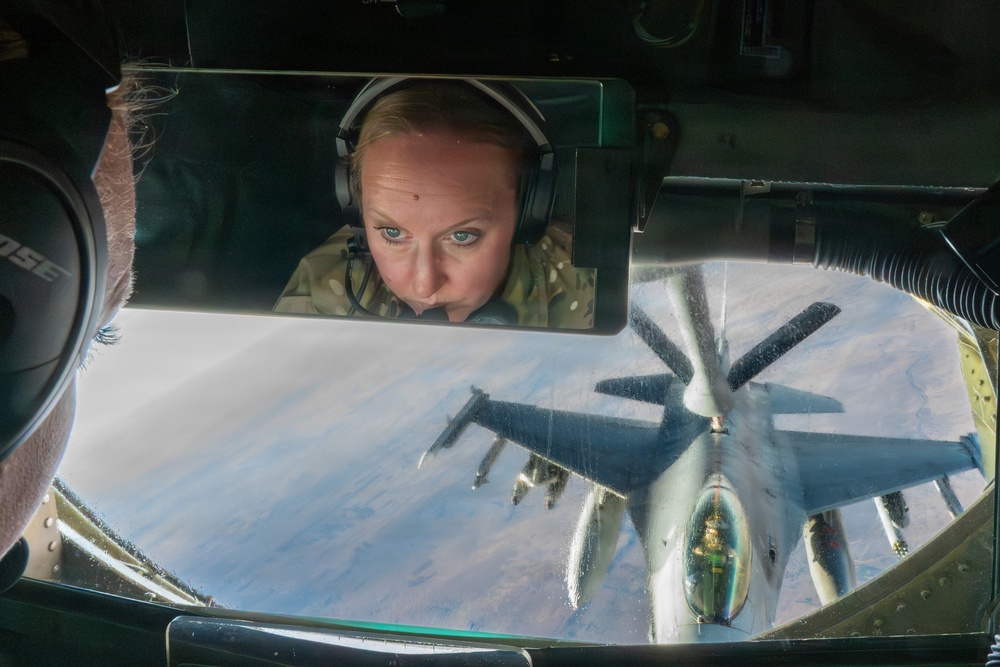 74th EARS conducts an air refueling mission within CENTCOM AOR