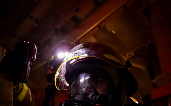 USS Iwo Jima Conducts Damage Control Training