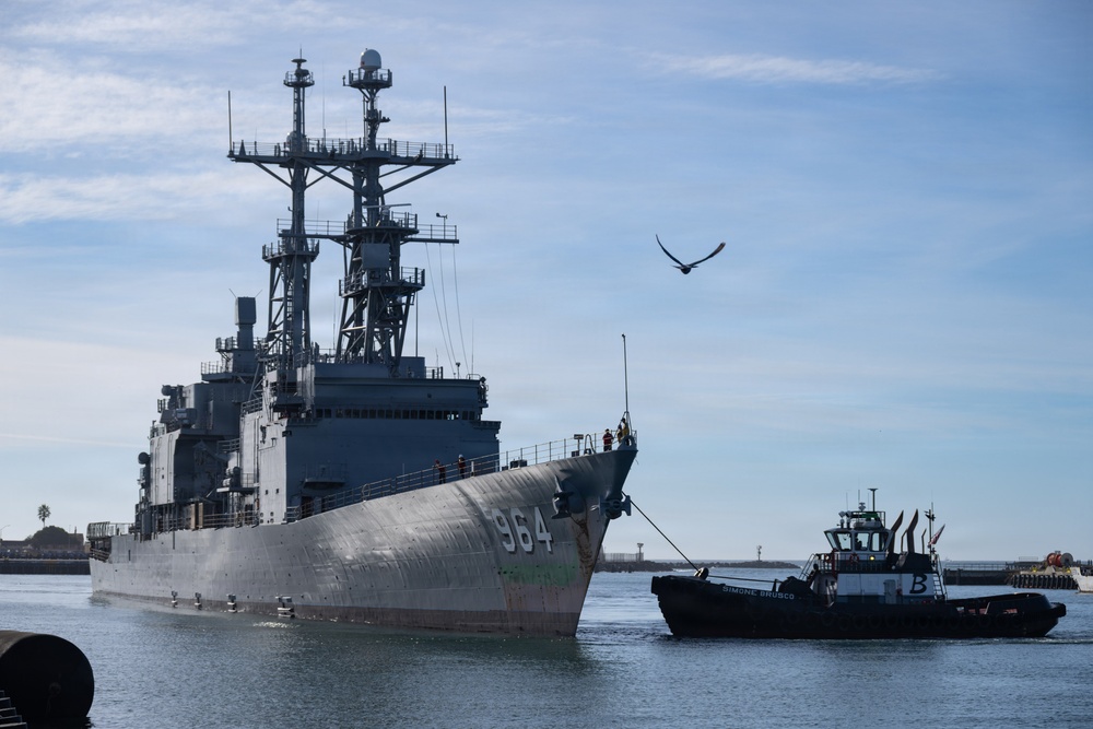 Self Defense Test Ship Gets Hull Paint Refresh Ahead of 50th Anniversary of Commissioning