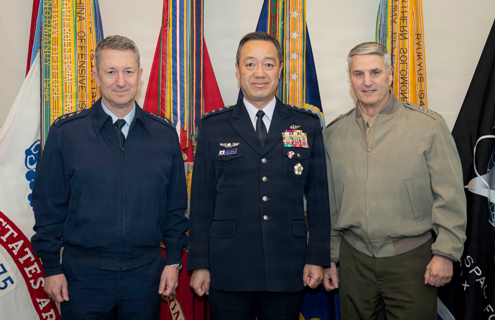 CJCS Meets with Japan CHOD