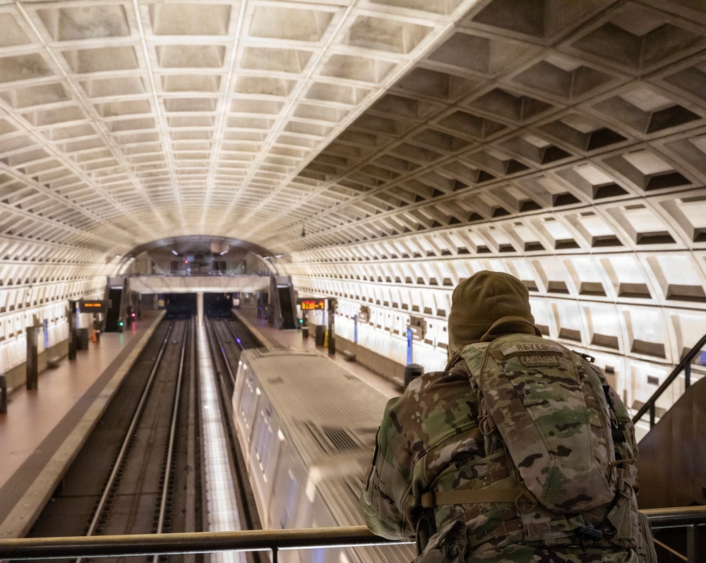 Mississippi and D.C. National Guard Soldiers Conduct Patrols in Washington, D.C.