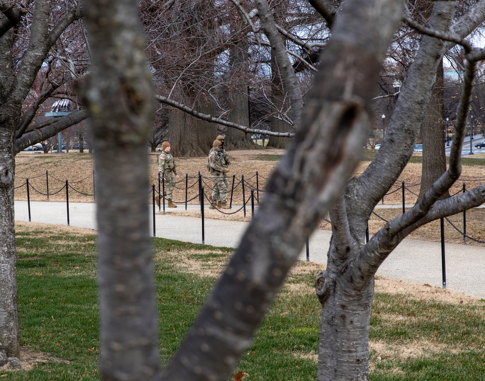 Mississippi and D.C. National Guard Soldiers Conduct Patrols in Washington, D.C.
