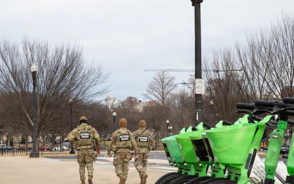Mississippi and D.C. National Guard Soldiers Conduct Patrols in Washington, D.C.