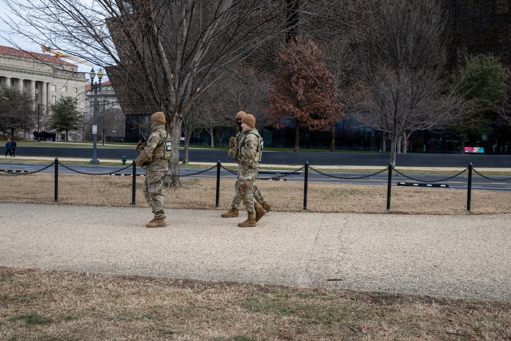 Mississippi and D.C. National Guard Soldiers Conduct Patrols in Washington, D.C.
