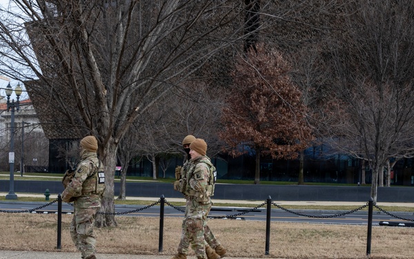 Mississippi and D.C. National Guard Soldiers Conduct Patrols in Washington, D.C.