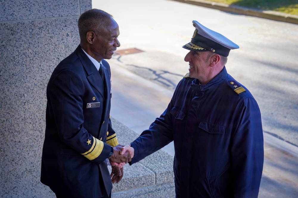 German naval academy leader visits U.S. Naval War College