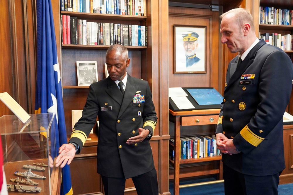 German naval academy leader visits U.S. Naval War College
