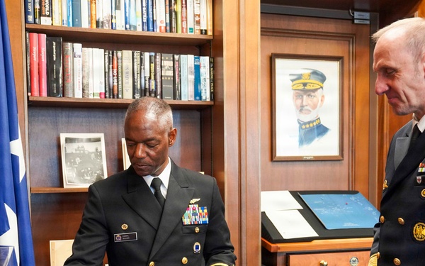 German naval academy leader visits U.S. Naval War College