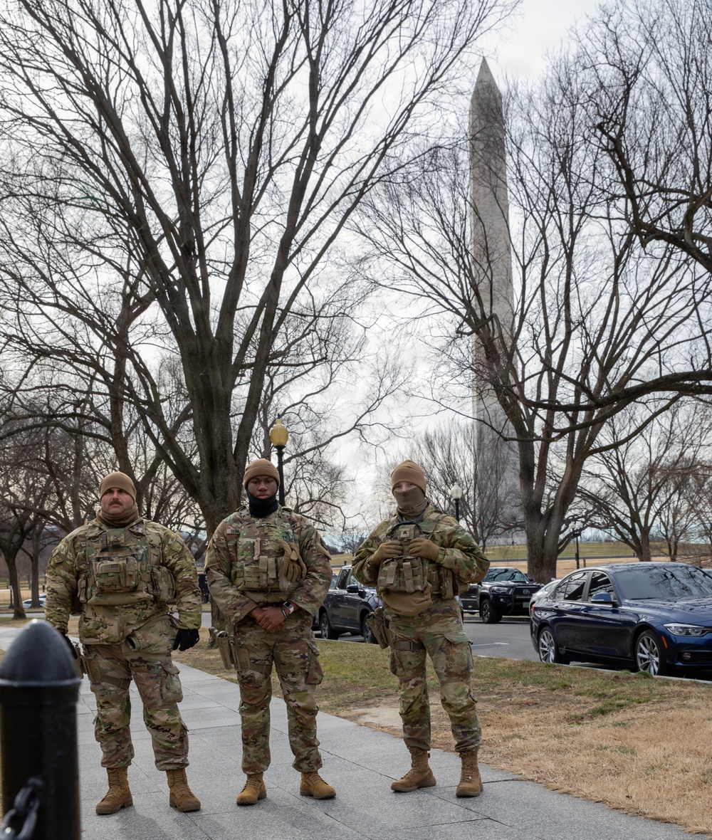 Mississippi and D.C. National Guard Soldiers Conduct Patrols in Washington, D.C.
