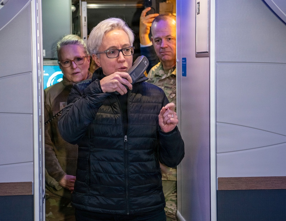 Governor Tina Kotek Welcomes Home Oregon Guardsmen