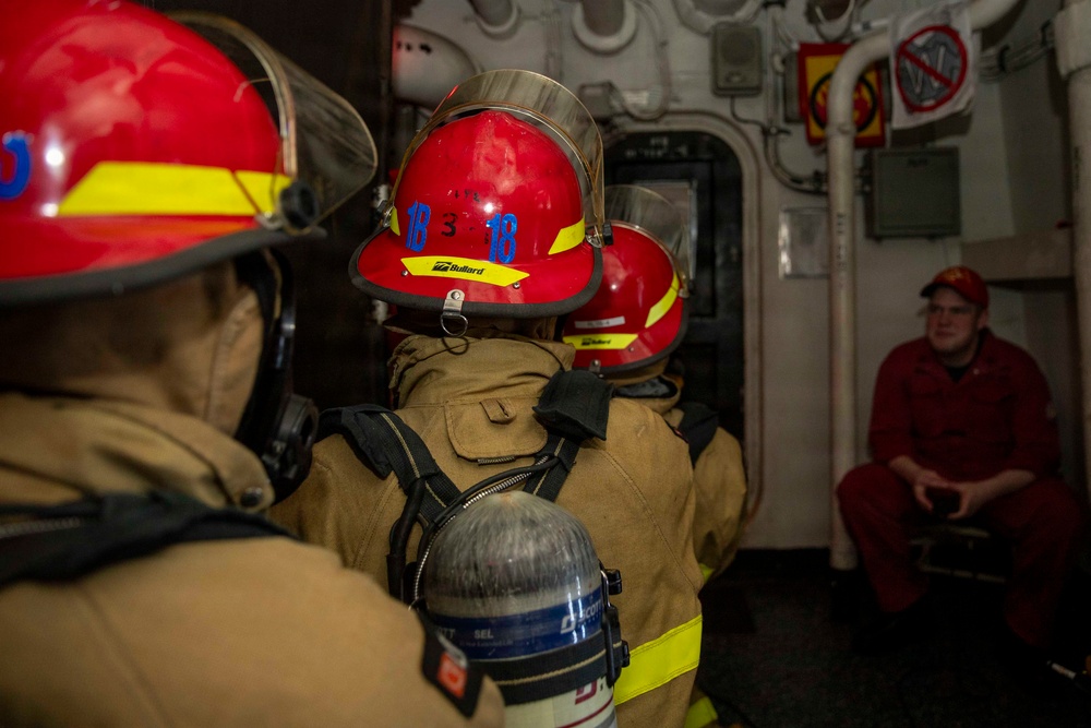 Abraham Lincoln conducts damage control training