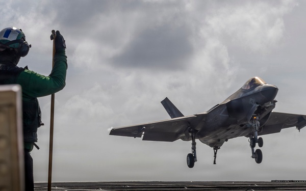 Abraham Lincoln conducts flight operations