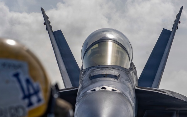 Abraham Lincoln conducts flight operations