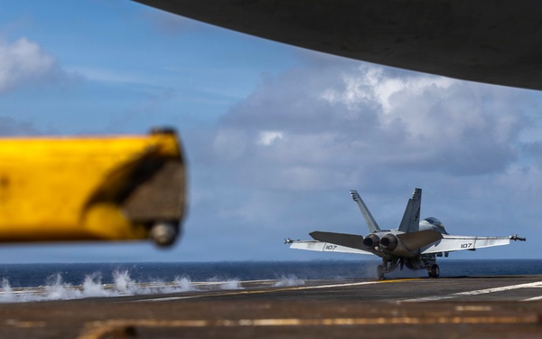 Abraham Lincoln conducts flight operations