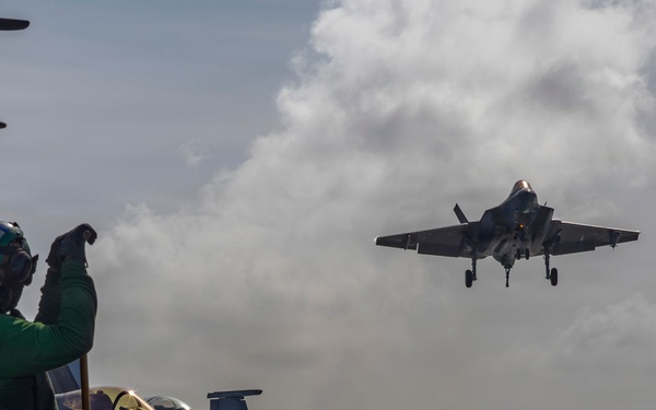 Abraham Lincoln conducts flight operations