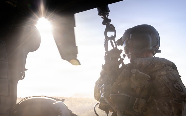 DUSTOFF Participates in Jungle Medicine Training Course