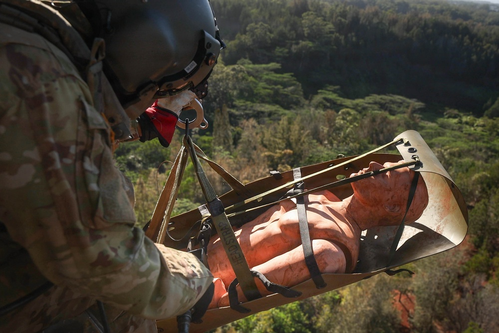 DUSTOFF Participates in Jungle Medicine Training Course