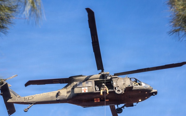 DUSTOFF Participates in Jungle Medicine Training Course