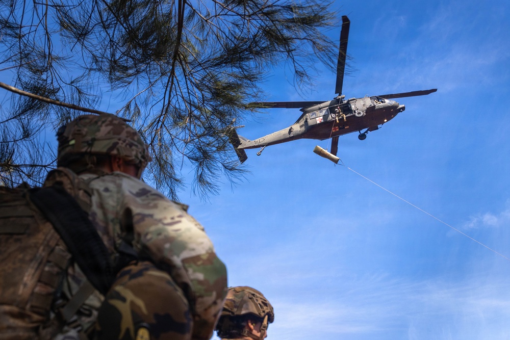 DUSTOFF Participates in Jungle Medicine Training Course