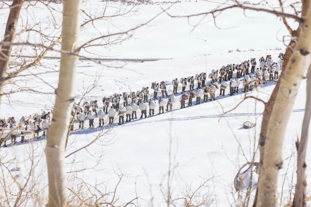 MTX 1-26 | Combat Logistics Battalion 24 Acclimation Hike