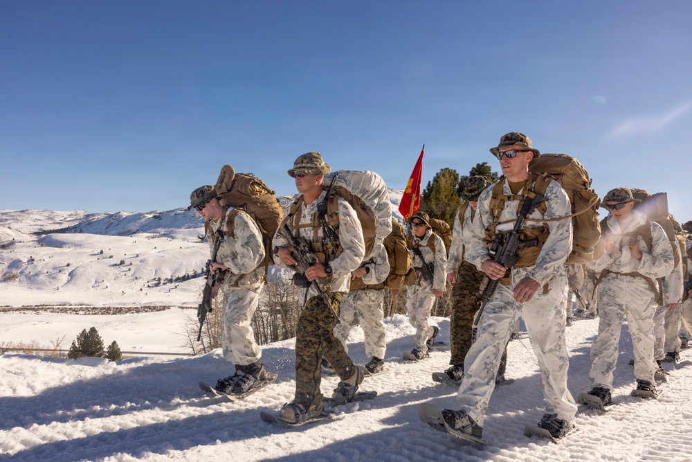 MTX 1-26 | Combat Logistics Battalion 24 Acclimation Hike