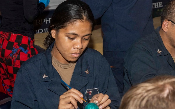 USS Michael Murphy holds Holiday Party for the Crew