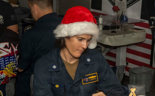 USS Michael Murphy holds Holiday Party for the Crew