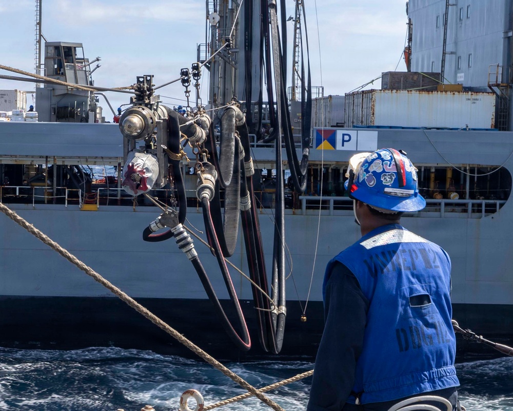 USS Michael Murphy Conducts RAS