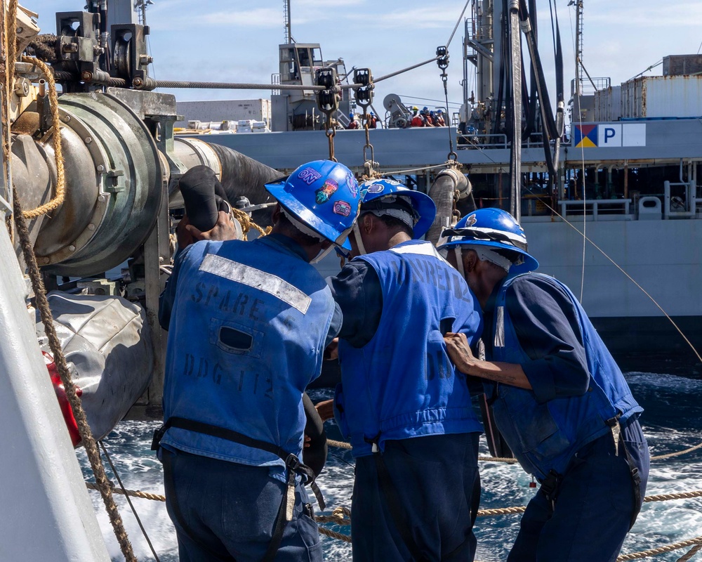 USS Michael Murphy Conducts RAS