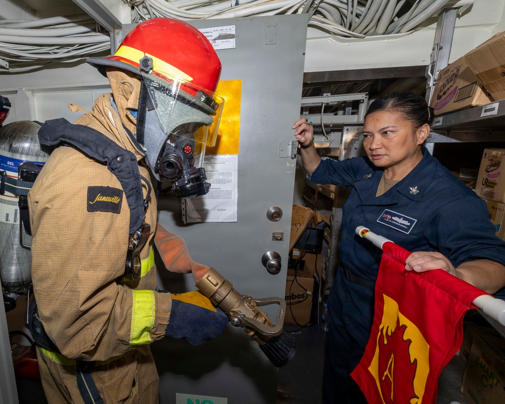 USS Michael Murphy Conducts Damage Control Training Drill