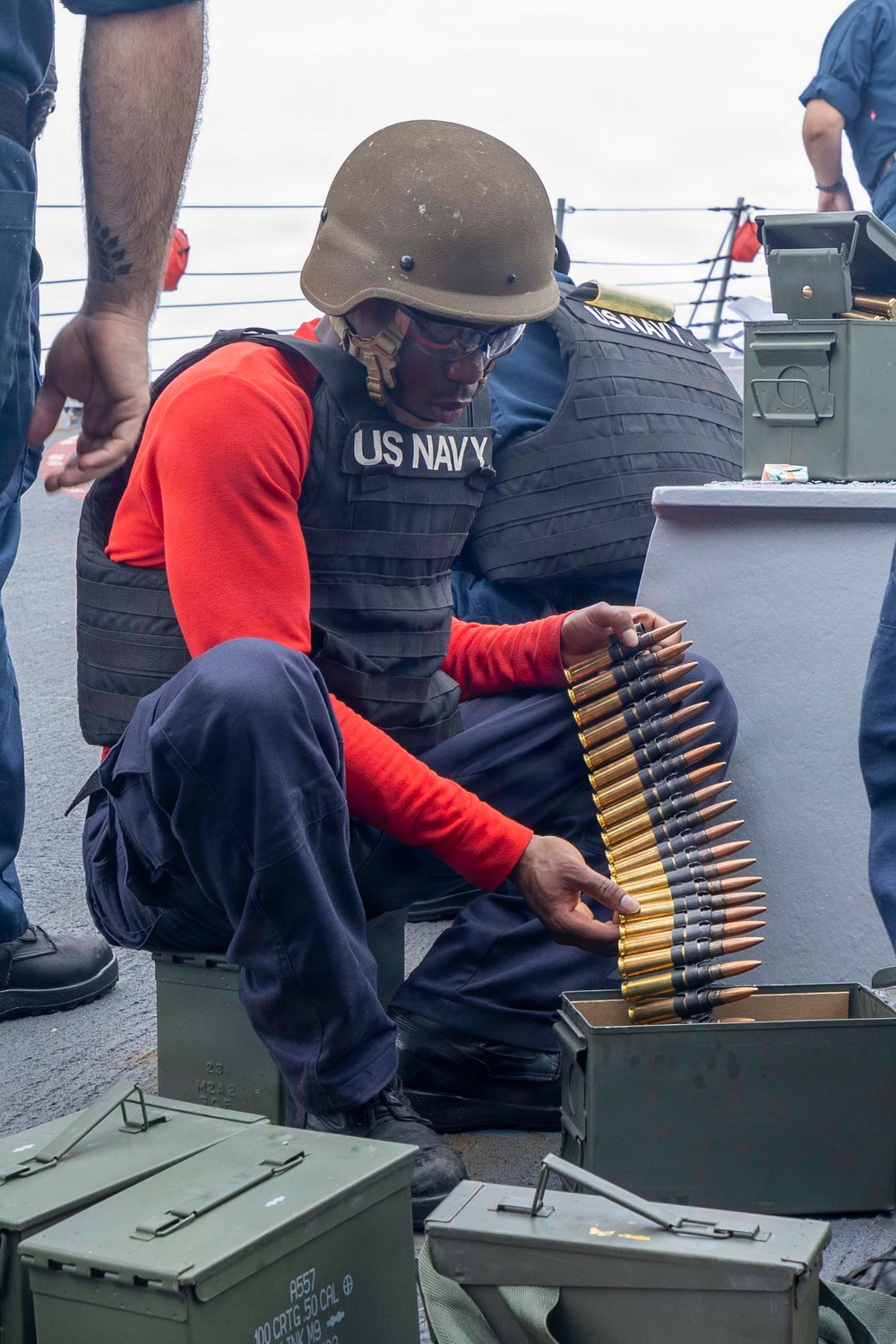 USS Michael Murphy conduct live-fire exercise