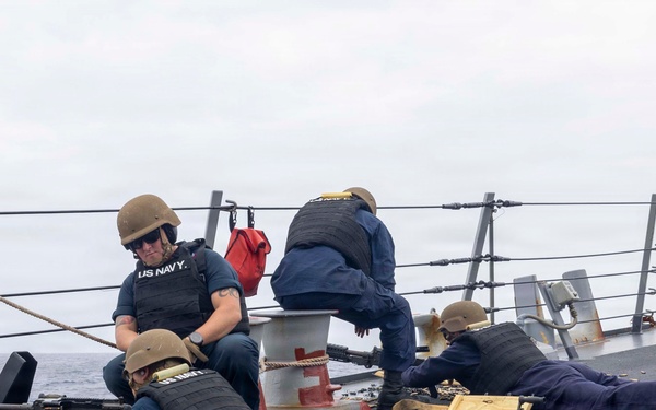 USS Michael Murphy conduct live-fire exercise