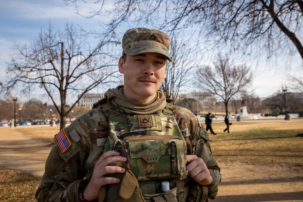 A Mississippi National Guard service member joins a dignified escort for fallen Metropolitan Police Department Officer