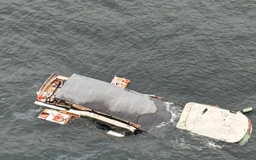 Coast Guard rescues boaters from sinking vessel off New Jersey